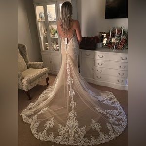 NWT size 12(street size 10) Kitty Chen wedding dress